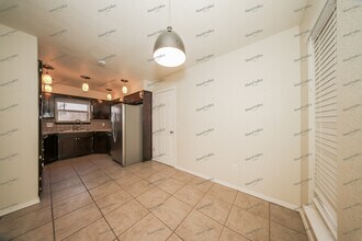 10205 Glascow Dr in Yukon, OK - Building Photo - Building Photo