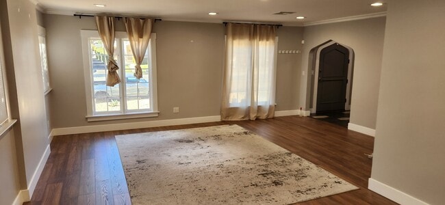 1112 N Lake Ave in Pasadena, CA - Building Photo - Building Photo