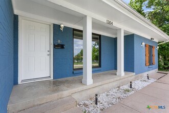 1304 Metropolitan Dr in Killeen, TX - Building Photo - Building Photo