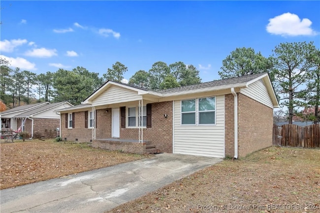929 Hollydale Ln in Fayetteville, NC - Building Photo - Building Photo