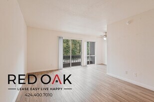 17830 Sherman Way in Los Angeles, CA - Building Photo