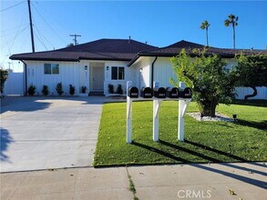 8605 Delco Ave in Los Angeles, CA - Building Photo - Building Photo