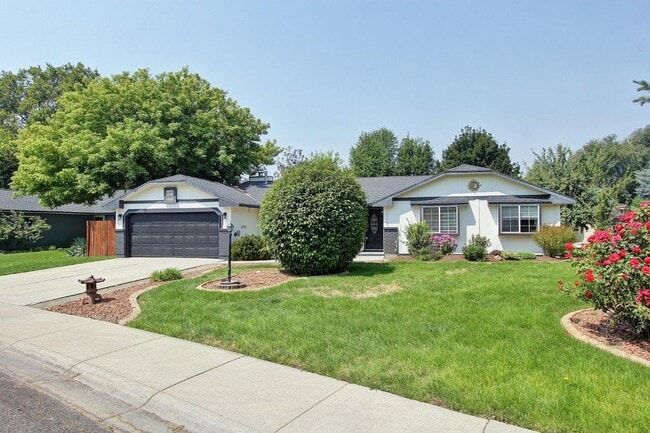 property at 6153 N Portsmouth Ave