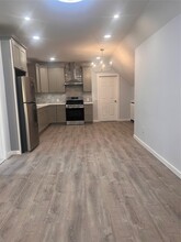 77 Waring Pl in Yonkers, NY - Building Photo - Building Photo