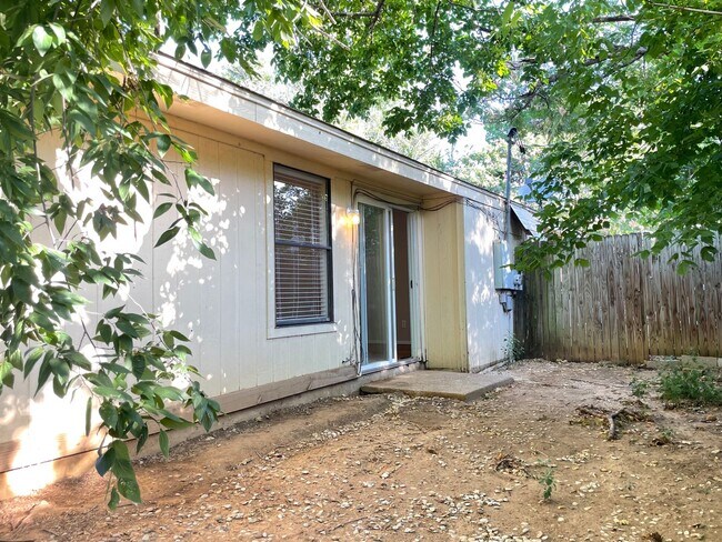 2533 Windy Pine Ln in Arlington, TX - Building Photo - Building Photo