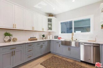 2419 Walnut Ave in Los Angeles, CA - Building Photo - Building Photo