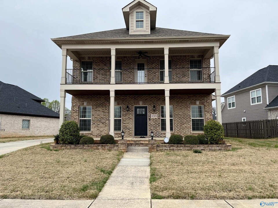 6319 Central Park Ln NW in Huntsville, AL - Building Photo