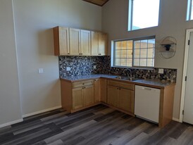 969 Hemlock Ln in Big Bear, CA - Building Photo - Building Photo