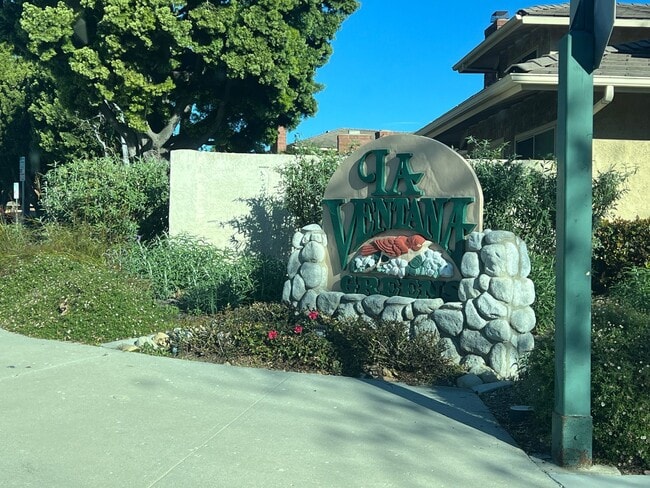 855 Sandberg Ln in Ventura, CA - Building Photo - Building Photo