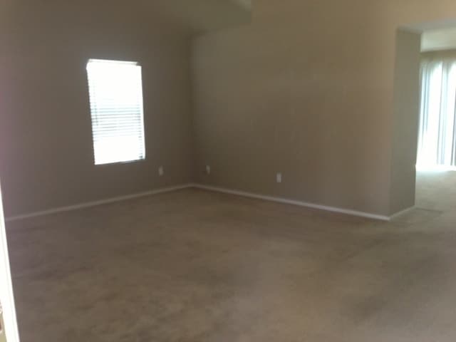 730 Waterford Way in Los Banos, CA - Building Photo - Building Photo