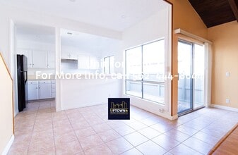 2950 S Greenville St in Santa Ana, CA - Building Photo - Building Photo