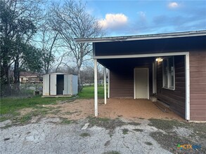 935 Campbell St in Seguin, TX - Building Photo - Building Photo