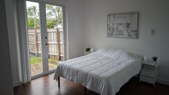 305 Charley Ave in Fort Lauderdale, FL - Building Photo