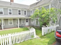 258 S Main St in Sherborn, MA - Foto de edificio - Building Photo