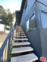 1129 N Westmoreland Ave in Los Angeles, CA - Foto de edificio - Building Photo