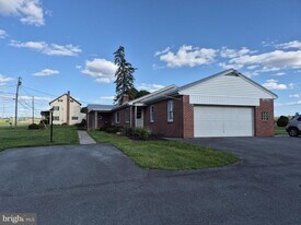 332 Colorado St in Chambersburg, PA - Building Photo