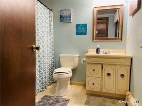 123 Woods End Rd in Fairfield, CT - Building Photo - Building Photo