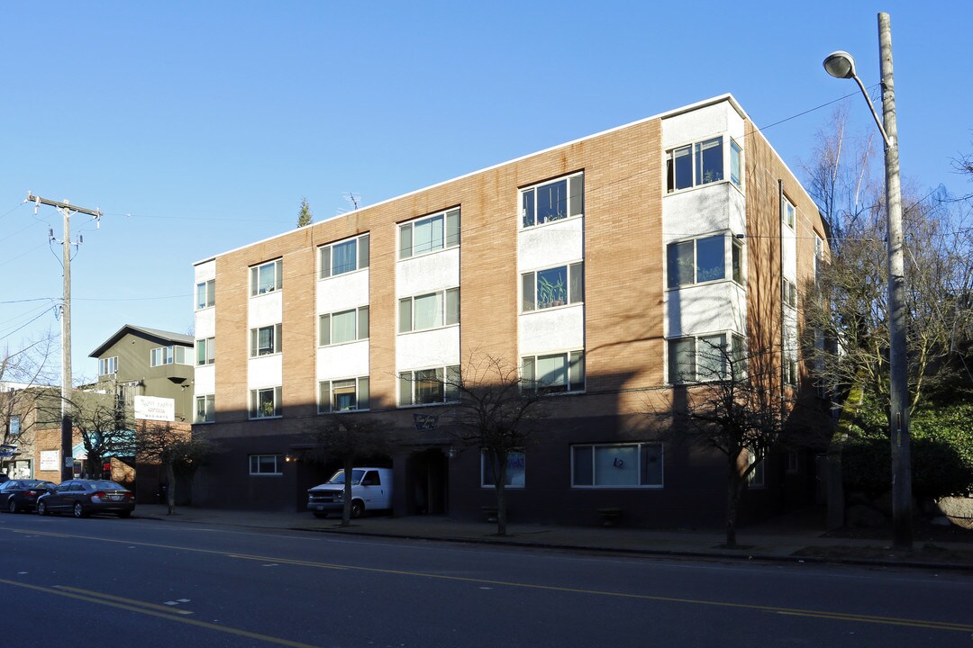 San Juan Apartments in Seattle, WA - Foto de edificio