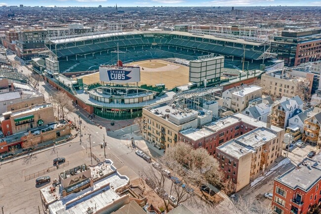 3711 N Kenmore Ave, Unit 3708-407 in Chicago, IL - Foto de edificio - Building Photo