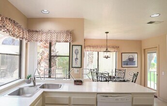 211 Canyon Cir N in Palm Springs, CA - Building Photo - Building Photo