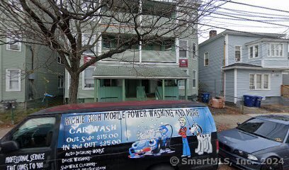 105 Caroline St in Bridgeport, CT - Building Photo