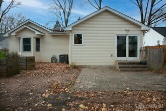 78 Hazelwood Ave in Metuchen, NJ - Building Photo - Building Photo