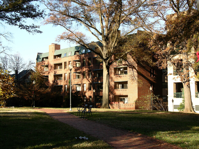 Churchill in Charlotte, NC - Foto de edificio - Building Photo