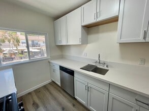 1846 N Kingsley Dr in Los Angeles, CA - Building Photo - Building Photo