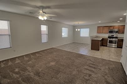 1305 W Vuelta Arvizu in Sahuarita, AZ - Building Photo - Building Photo