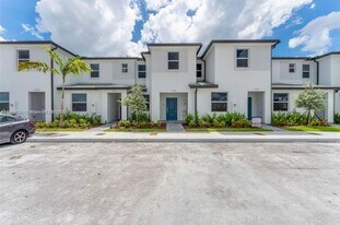 35702 SW 178th Ct in Homestead, FL - Building Photo