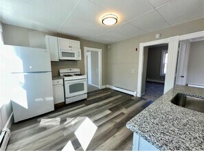 15 School St in West Warwick, RI - Building Photo - Building Photo