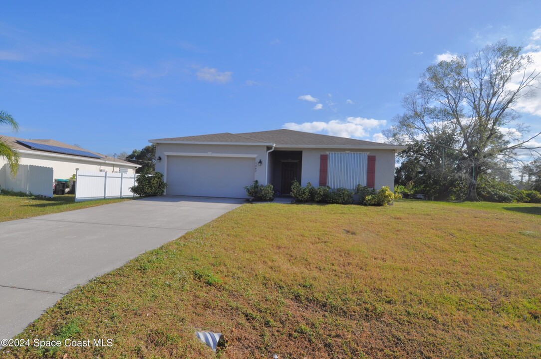 1442 Valerius St SE in Palm Bay, FL - Building Photo