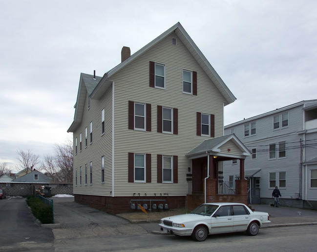 13 Cedar St in Taunton, MA - Building Photo - Building Photo