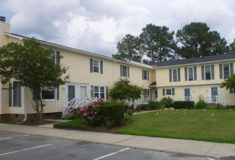 109 Oakmont Dr in Greenville, NC - Building Photo
