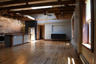 223 Lisbon St, Unit 3B in Lewiston, ME - Building Photo - Building Photo