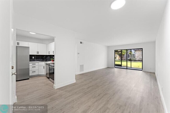 property at 3105 Oakland Shores Dr