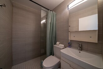 3025 Indian Creek Dr in Miami Beach, FL - Building Photo - Interior Photo