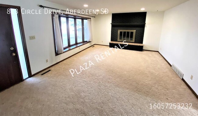 1224 Lloyd St N in Aberdeen, SD - Building Photo - Building Photo