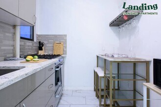 428 W 47th St-Unit -428-2W |.1309410 in New York, NY - Building Photo - Building Photo