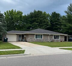 318 Green Meadow Dr in Wautoma, WI - Building Photo - Building Photo