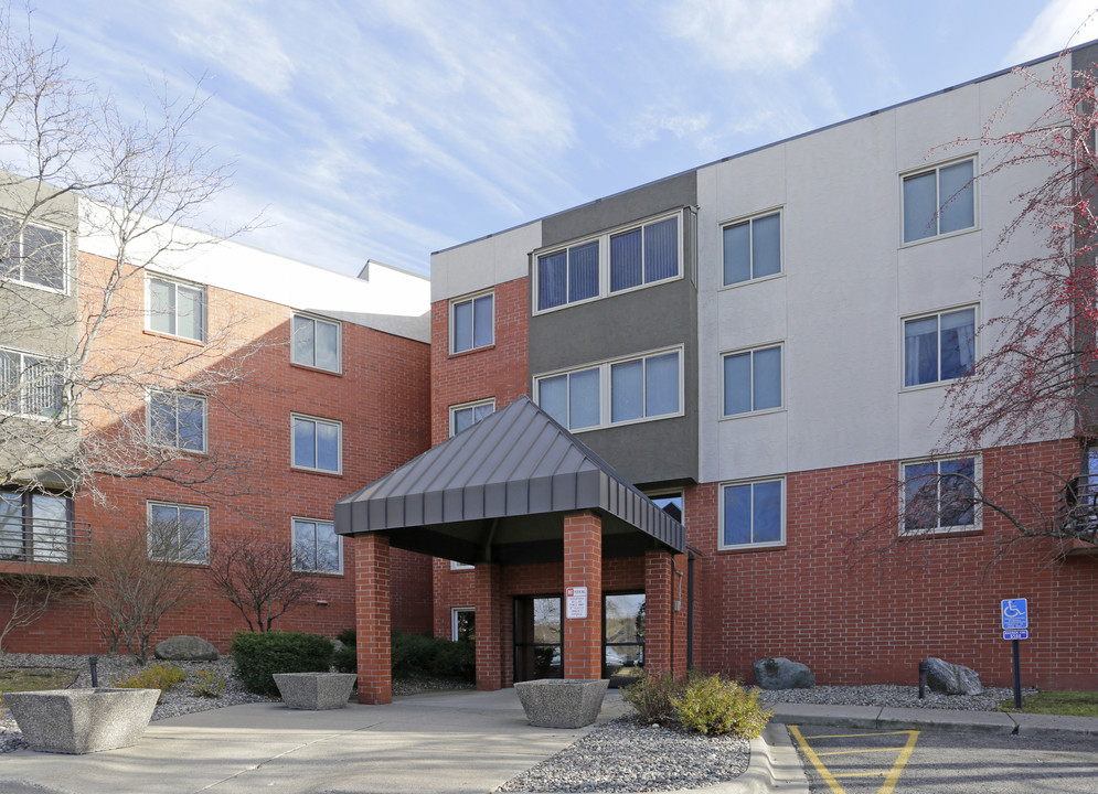 Quail Ridge Apartments in Eden Prairie, MN - Building Photo