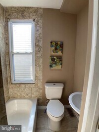 207 E Cambria St photo'