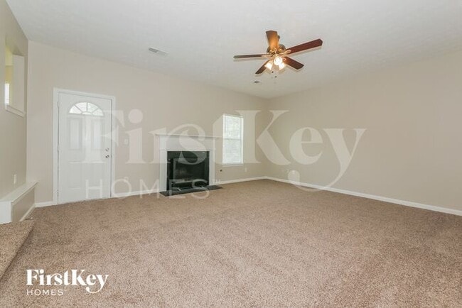 1265 Pebble Beach Ln in Hampton, GA - Foto de edificio - Building Photo