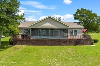 270 Silver Lake N in Marianna, FL - Building Photo - Building Photo