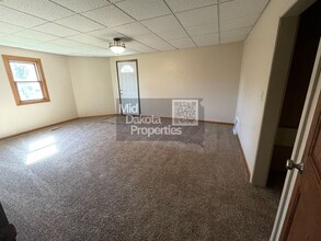 420 E 6th Ave in Mitchell, SD - Building Photo - Building Photo