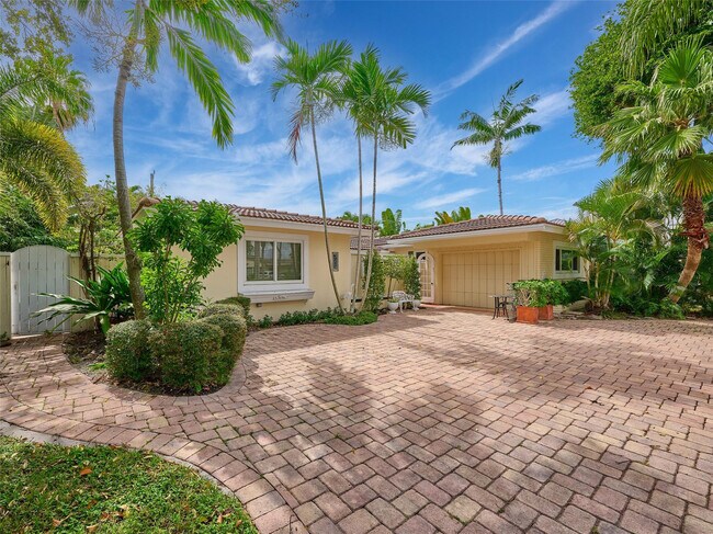 3220 Oleander Way in Pompano Beach, FL - Building Photo - Building Photo