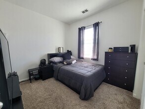 8338 Crystal Walk Cir in Elk Grove, CA - Building Photo - Building Photo