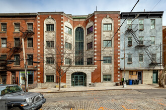 85 Hudson Ave in Brooklyn, NY - Building Photo - Building Photo