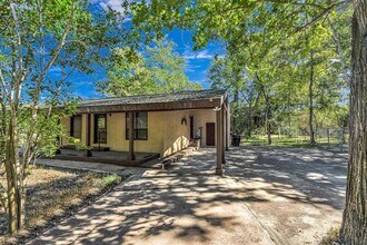 32 E Rivercrest Dr in Houston, TX - Building Photo - Building Photo