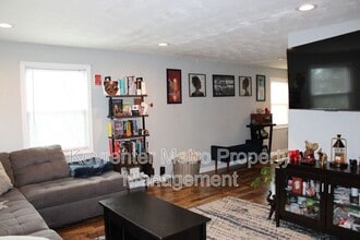 1806 Palmer Park Rd in Hyattsville, MD - Building Photo - Building Photo
